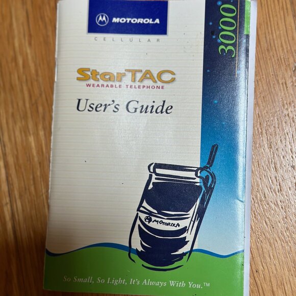 Original 1999 Motorola StarTac 3000 cellular telephone - Picture 3 of 8